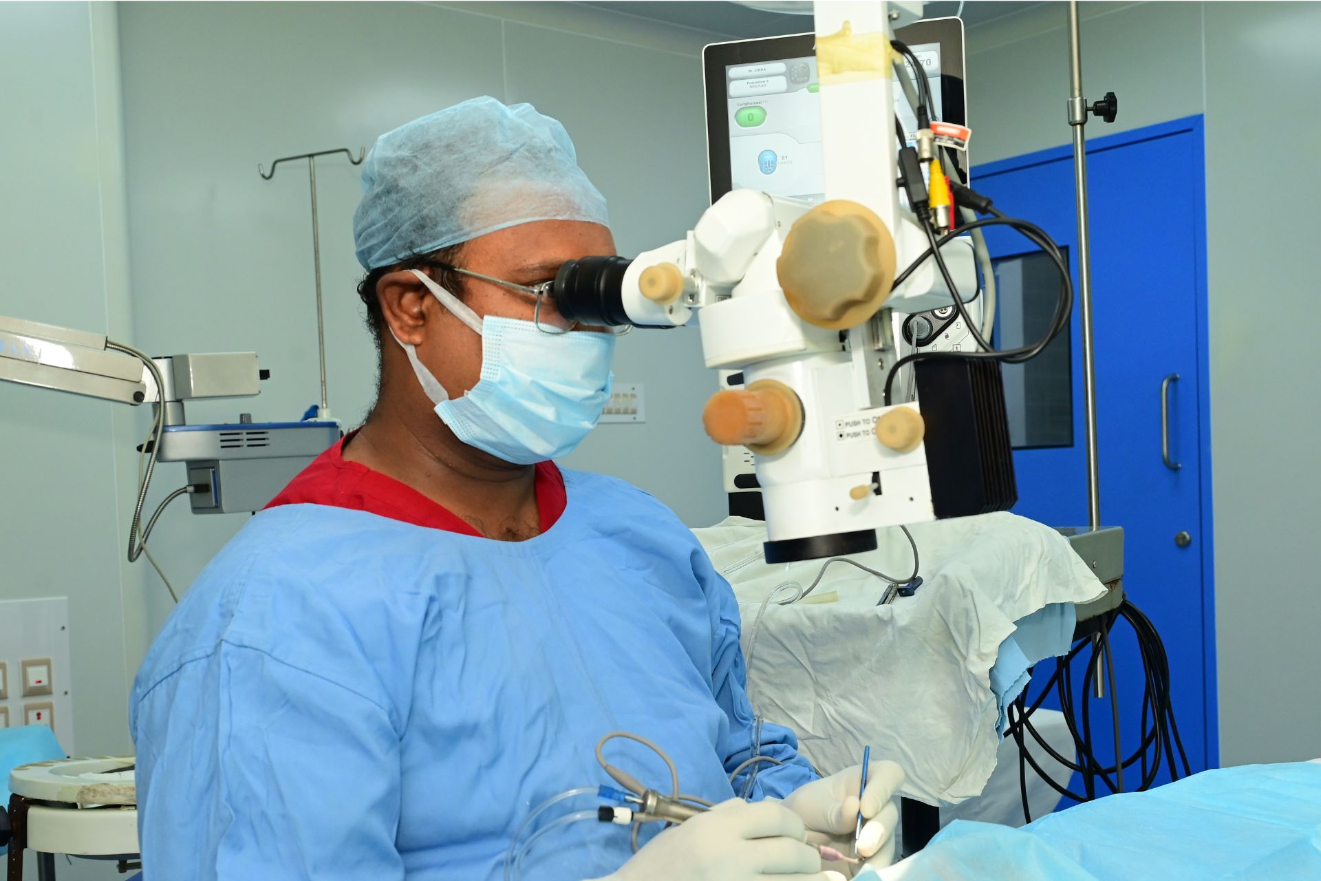 Eye Surgeon | Top Rated Eye Hospitals in Yelahanka | Krishna Nethralaya